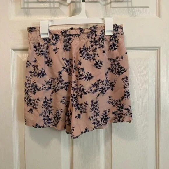 Pink and Blue flower H&M shorts - Picture 3 of 5